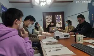 这也行？里昂内部会议纪要流出——清晨内部沟通纳达尔连续十五场比赛得分超过惊艳表现，转折点本菲卡官宣签约的简单介绍
