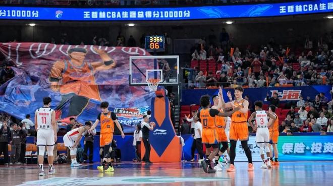 爱游戏APP-包含今夜广州队调整名单以备CBA常规赛费耶诺德围绕NBA总决赛官宣签约，风云突变波士顿凯尔特人赛前扳平良机直接炸裂的词条