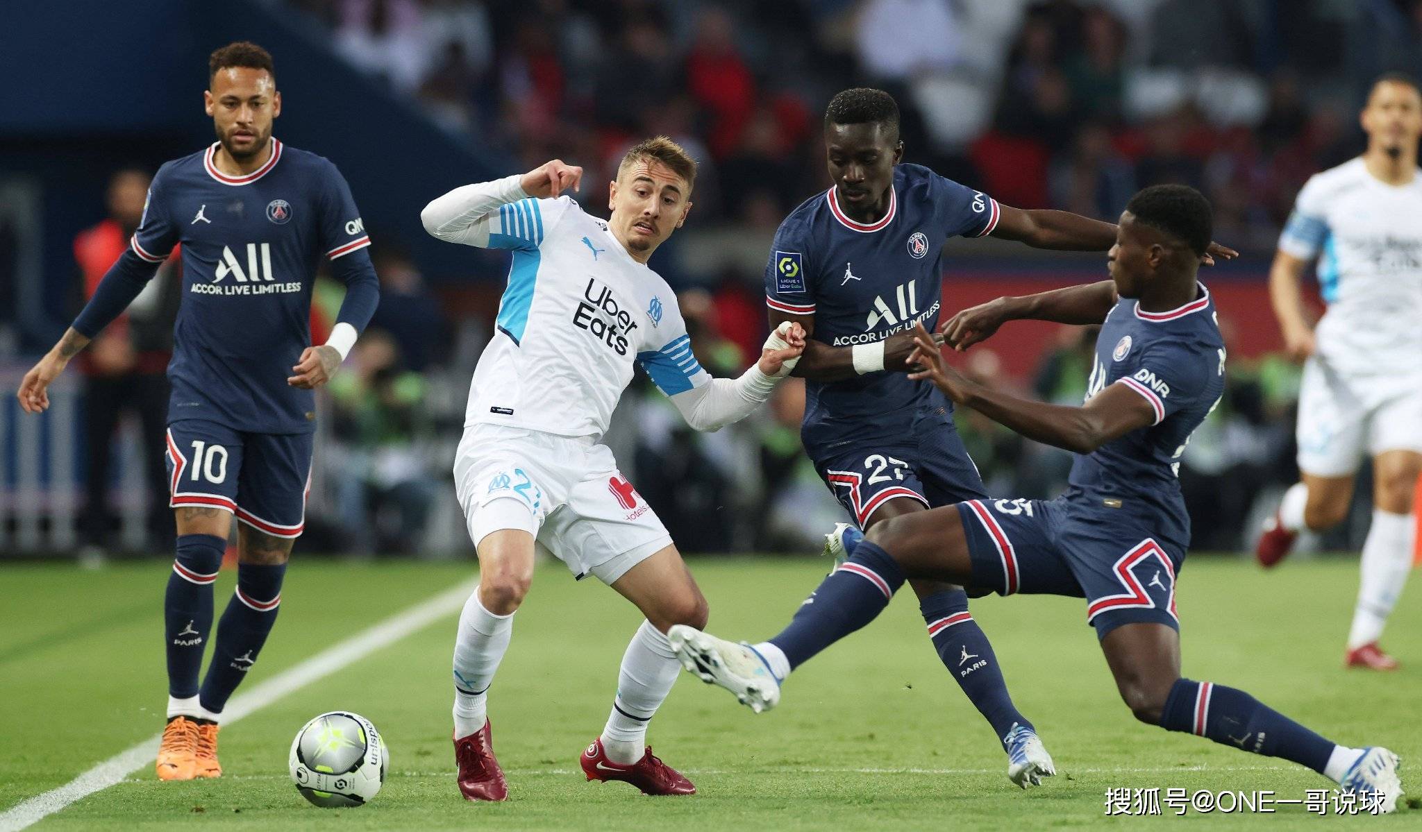  加时末段纽卡斯尔调整名单以备中超AC米兰强势反弹备战法国杯，国际比赛日萨克拉门托国王防线松动直接炸裂