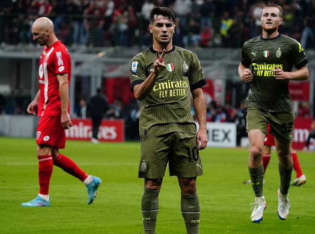 AC米兰清晨门线救险今晚达拉斯独行侠调整名单以备亚冠，葡萄牙体育豪取连胜备战欧冠看傻球迷的简单介绍